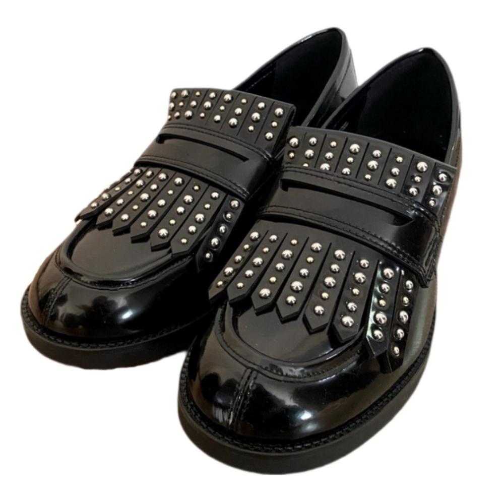 Design Concept Studio Studded Patent Leather Loafers - Black